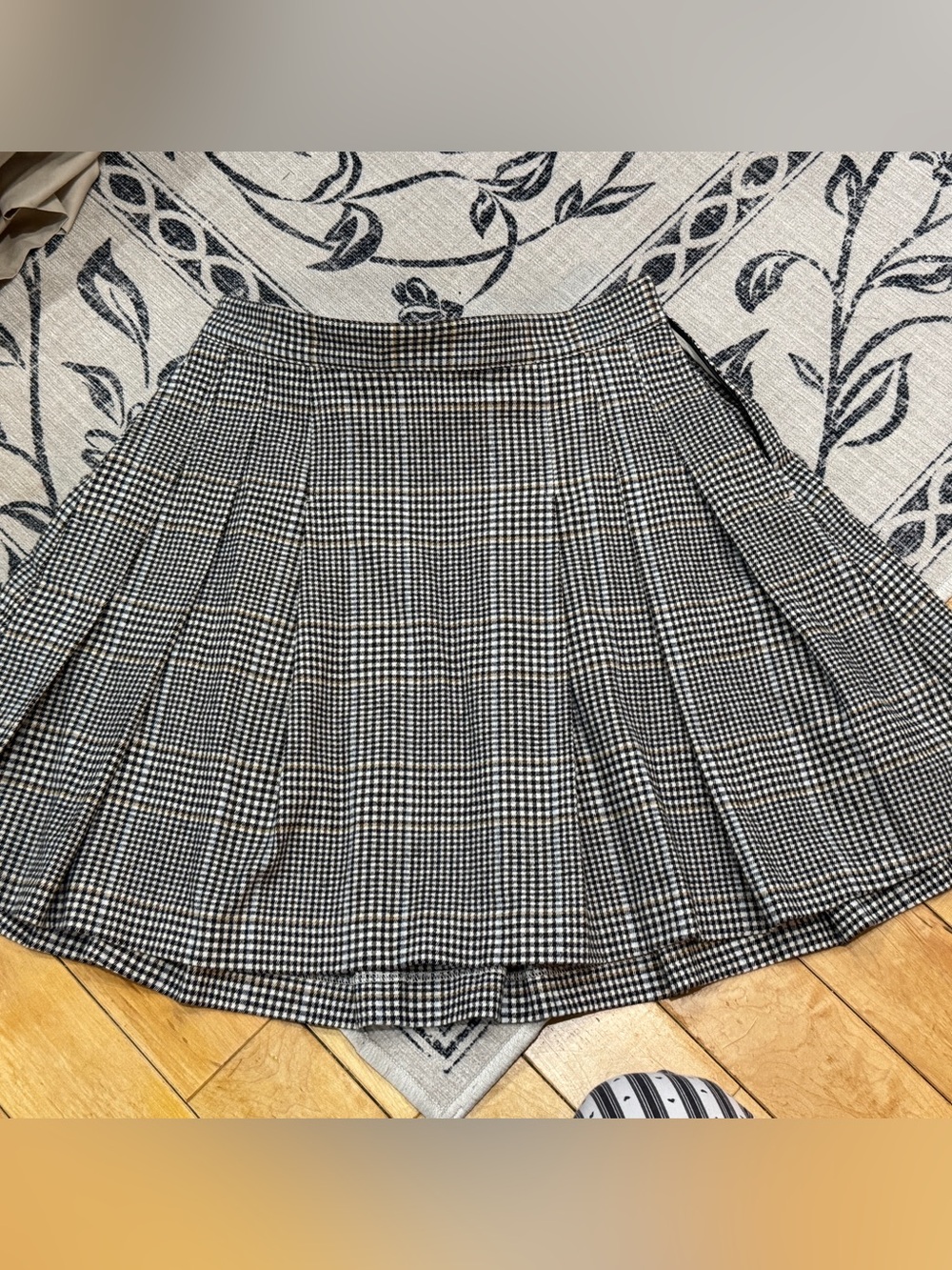Cotton Plaid Pleated Mini Skirt - Black, Brown and White Size 4